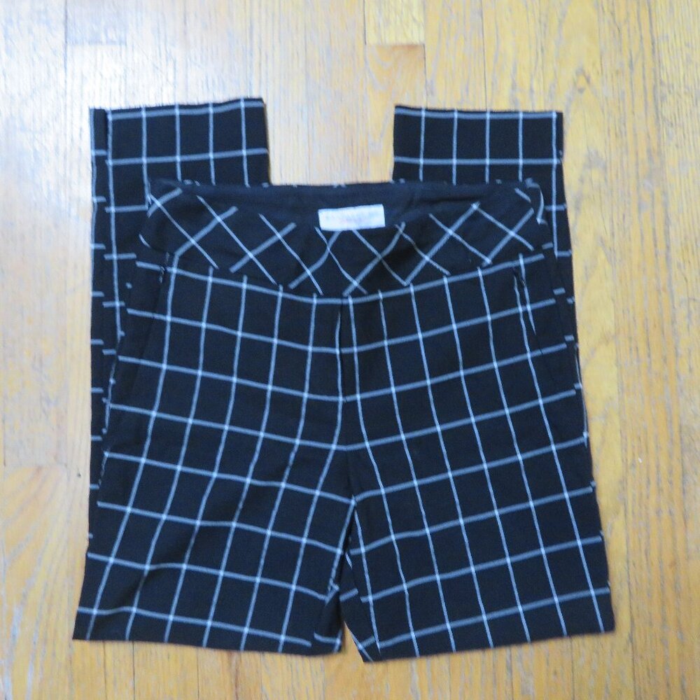 Margaret M Black and White Graph Print Slimming Pant size Medium